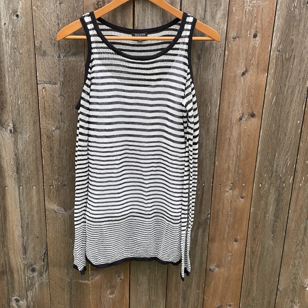 TAHARI open shoulder long sleeve women’s blouse size small